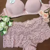 ست شورت و سوتین وارداتی برندTDF

💫 جنس شورت تمام تور😍

💫سوتین اسفنجی مدل کاپ:B ، بند قابل تنظیم و دارای کشسانی بالا، 