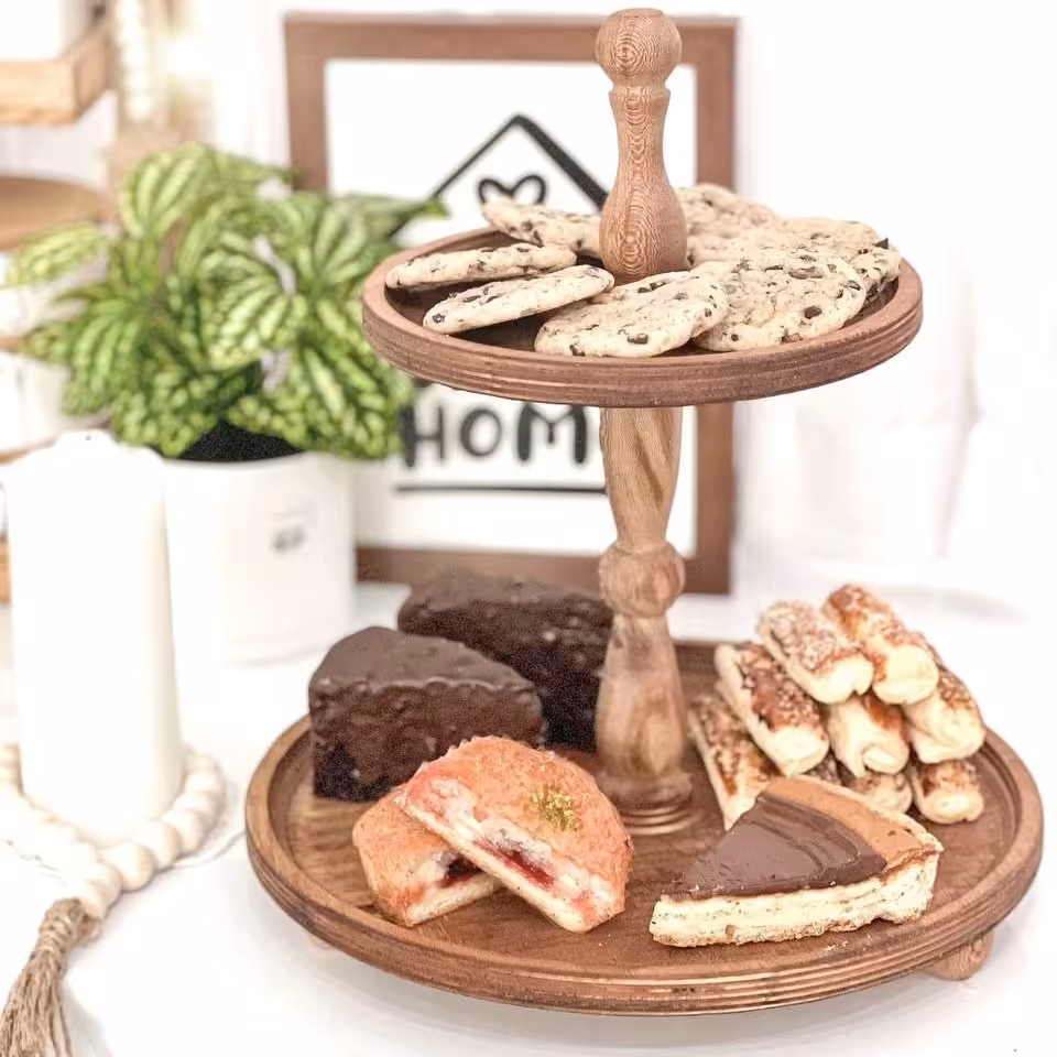 شیرینی خوری دوطبقه گرد چوبی پایه دار