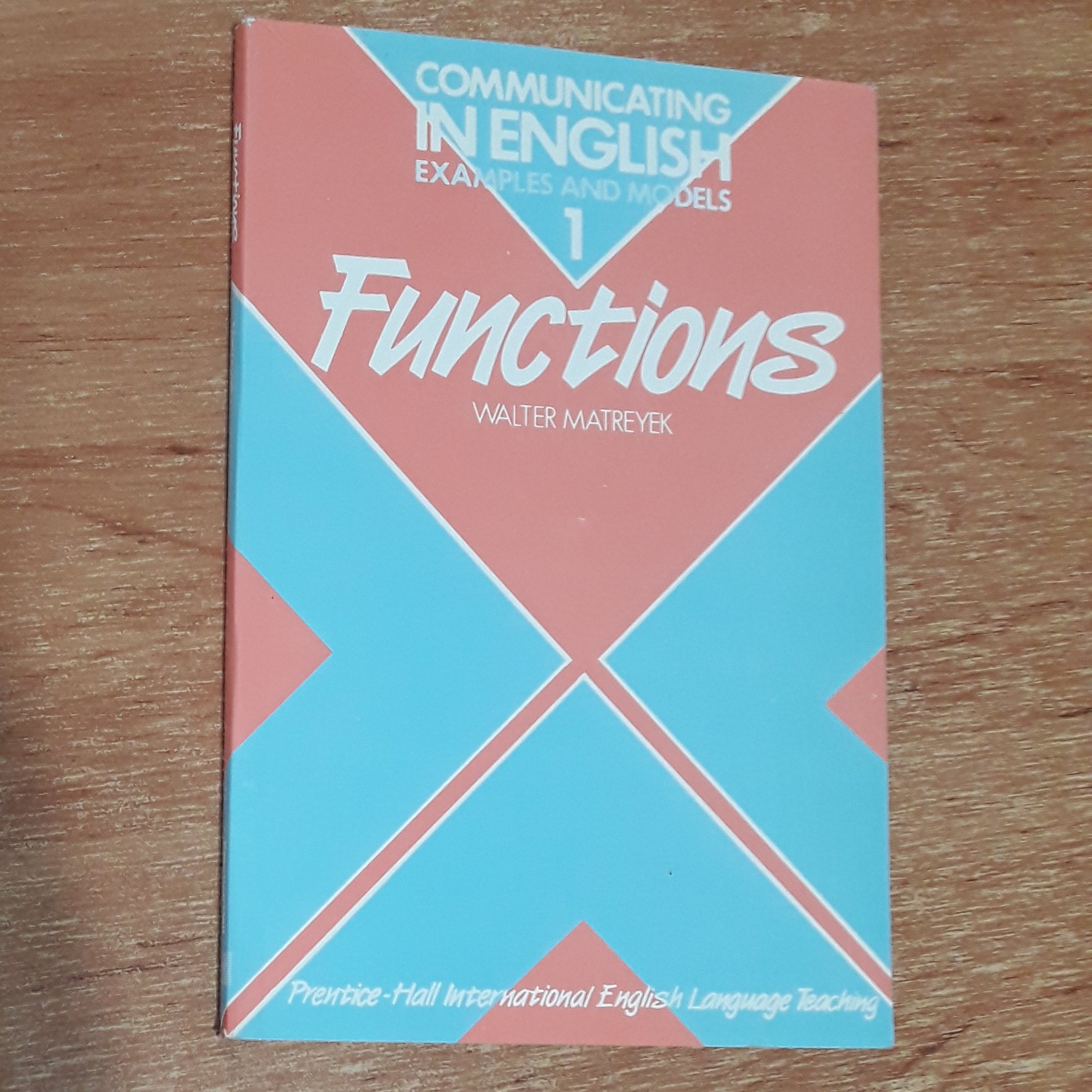 کتاب زبان فانکشن Functions 1  برای یادگیری و تقویت مکالمه