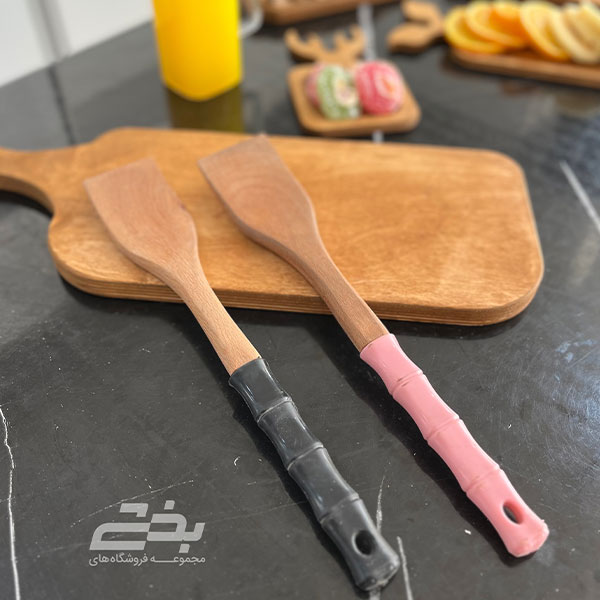 کفگیر چوبی ساده دسته سیلیکونی شنیا