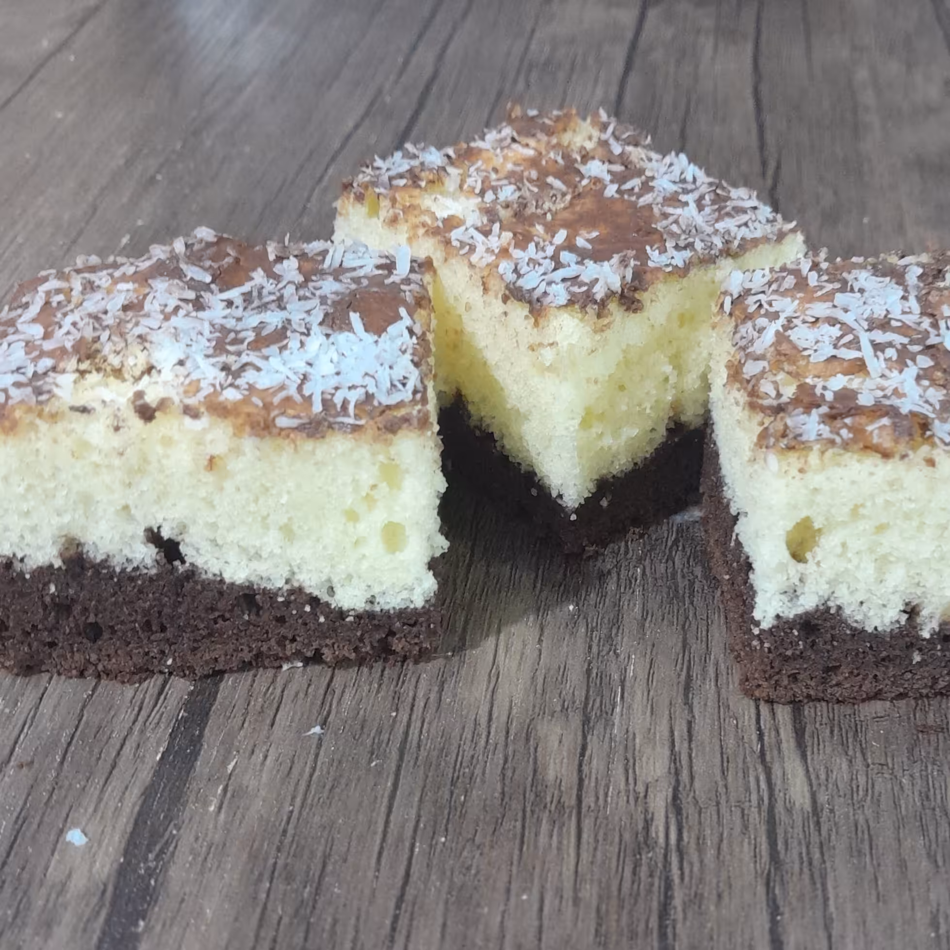 کیک تخته ای دو رنگ .یک کیلویی با بسته بندی 