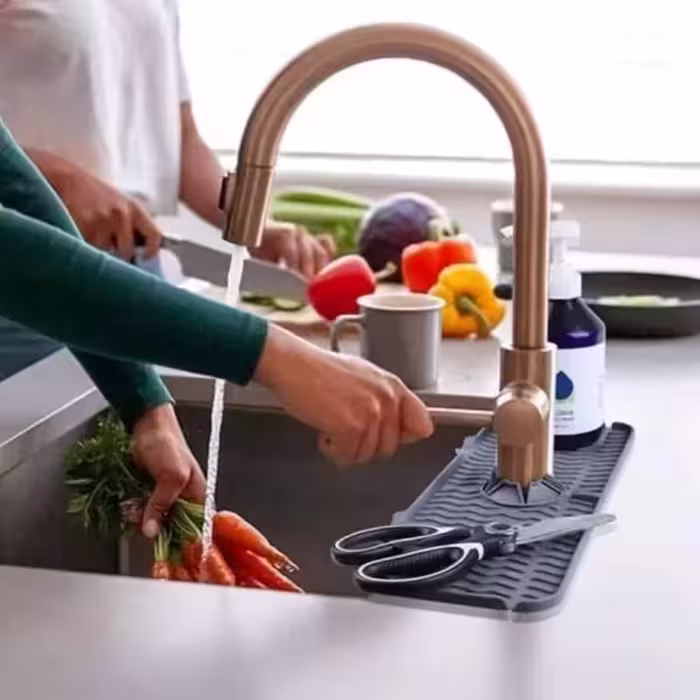 آبگیر سلیکونی دور شیر آب آبگیر سیلیکونی مناسب برای دور شیر آب در پلاسکو دهقان