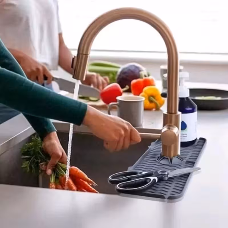 آبگیر سلیکونی دور شیر آب آبگیر سیلیکونی مناسب برای دور شیر آب در پلاسکو دهقان