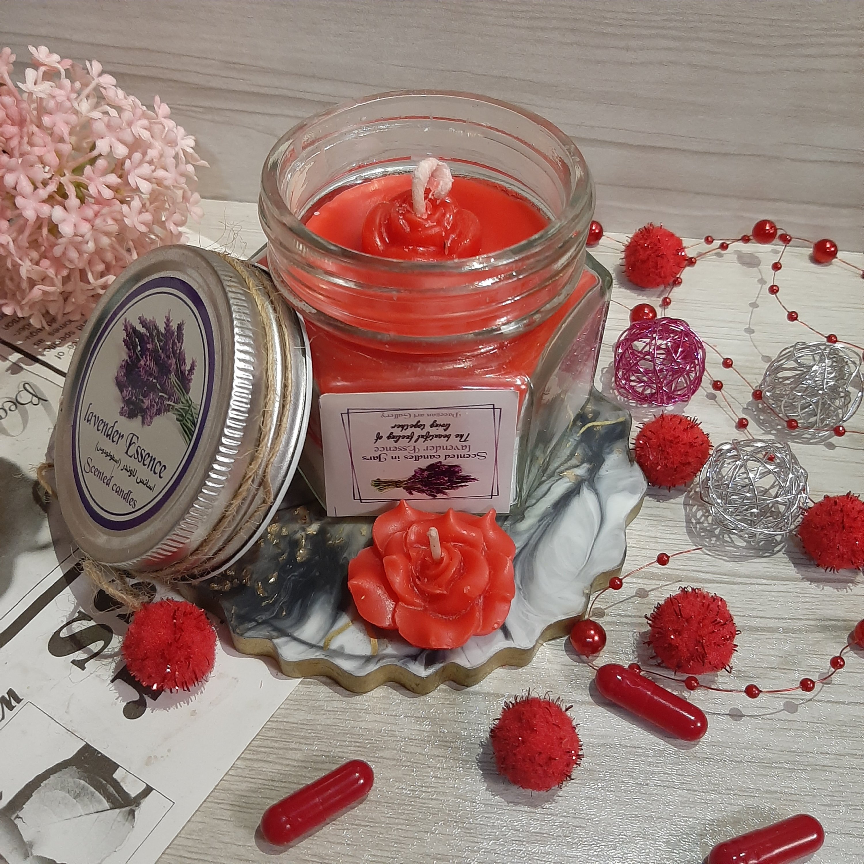 شمع دکوراتیو  دورنگ معطر با اسانس لاوندر مدل شیشه ای