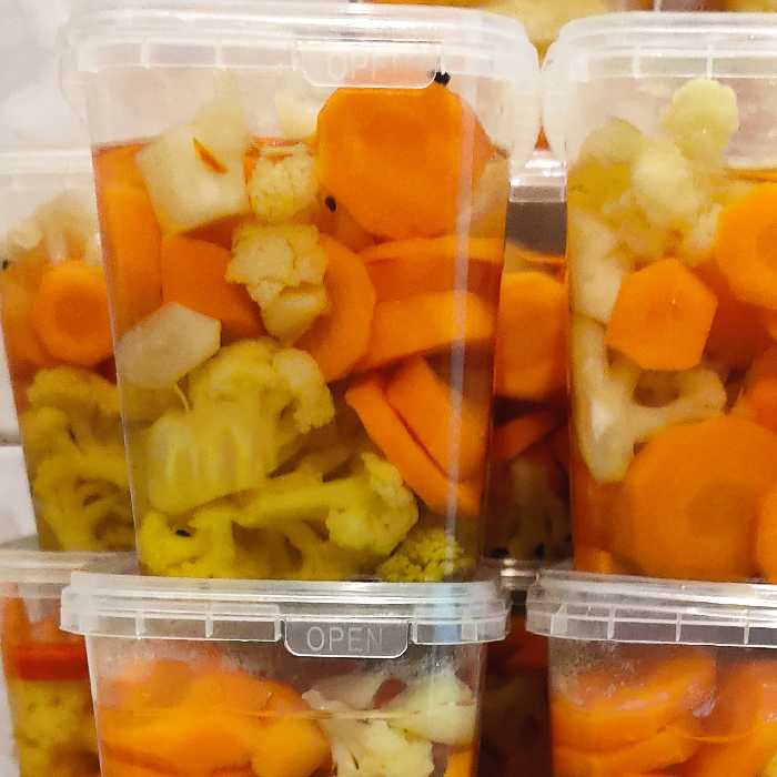 ترشی گل کلم و هویج 