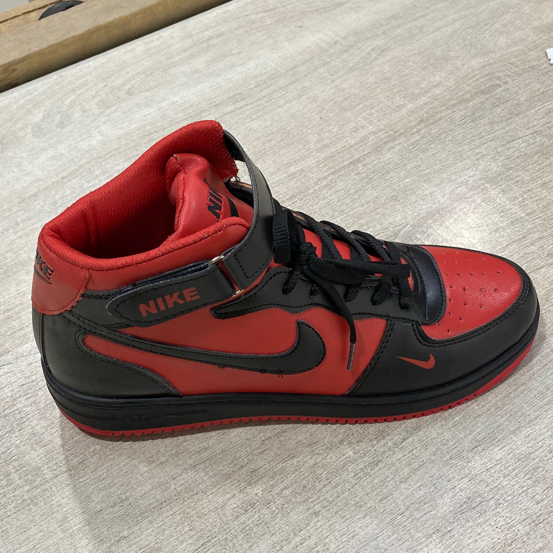 کفش نیم بوت مردانه مدل NIKE
زیره puو رویه درجه عالی
قالب استانداردوشیک
41تا45