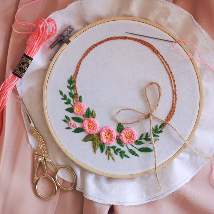 دیوارکوب گلدوزی طرح گل