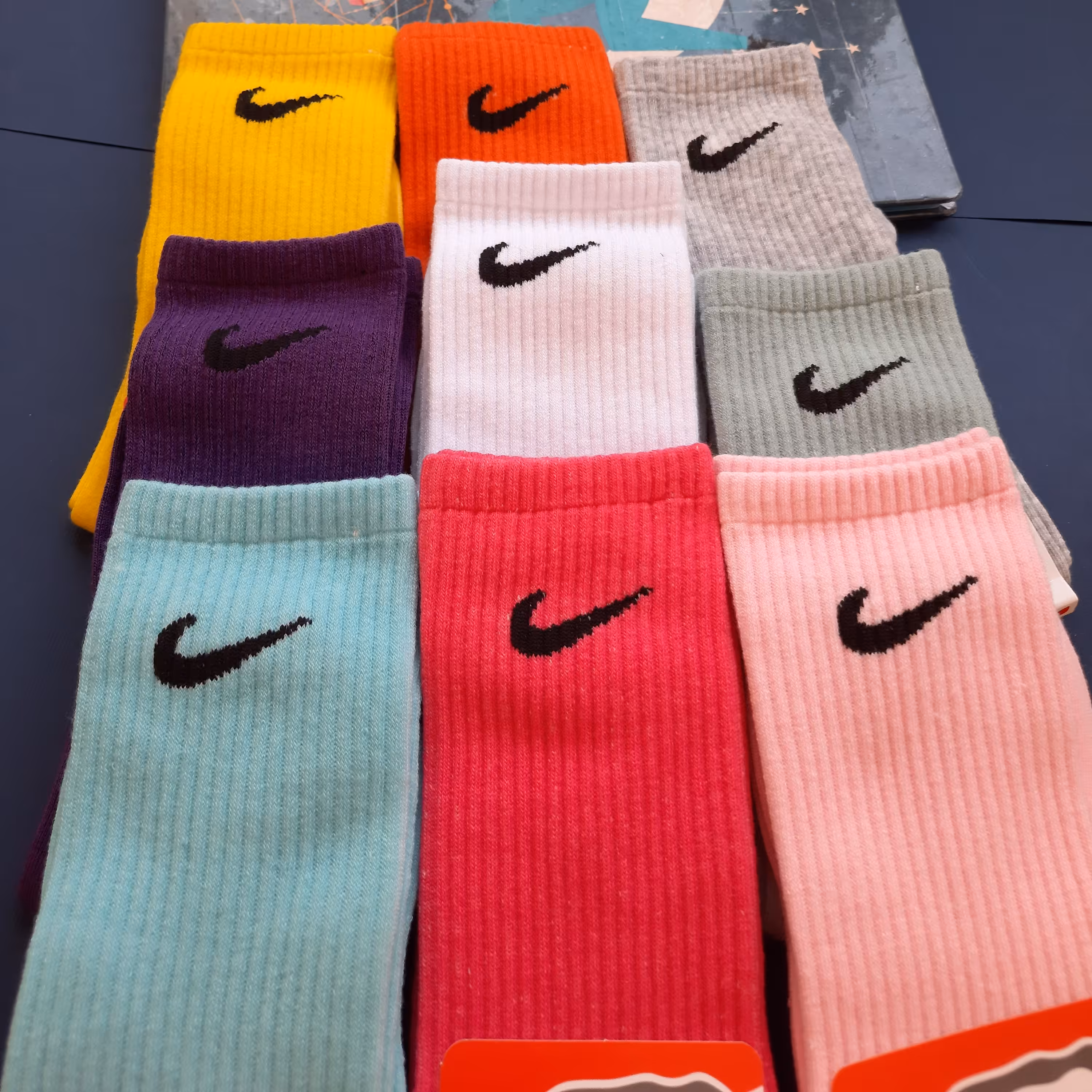 جوراب  ساق بلند نایک کیفیت عالی در رنگهای جذاب 