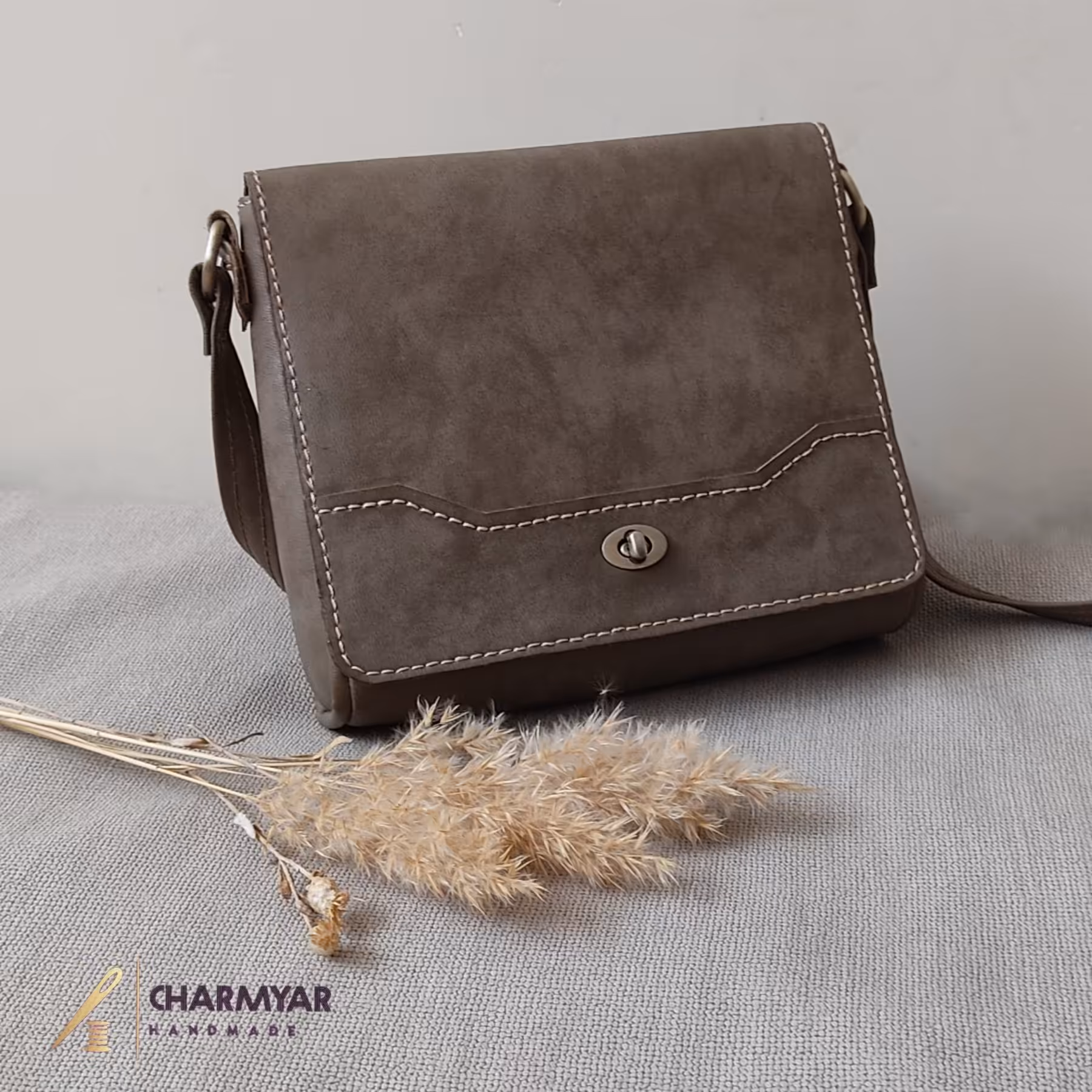 کیف دوشی زنانه چرم دست دوز 
