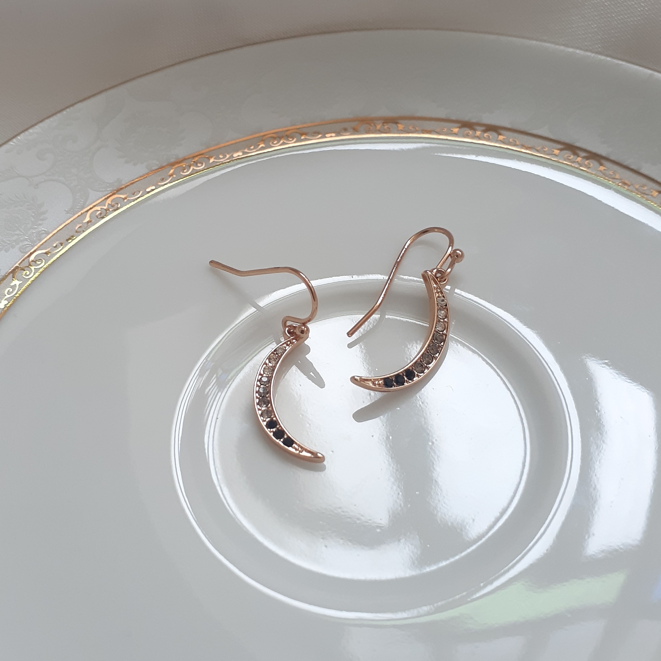 گوشواره طرح ماه سایز کوچک نگین دار