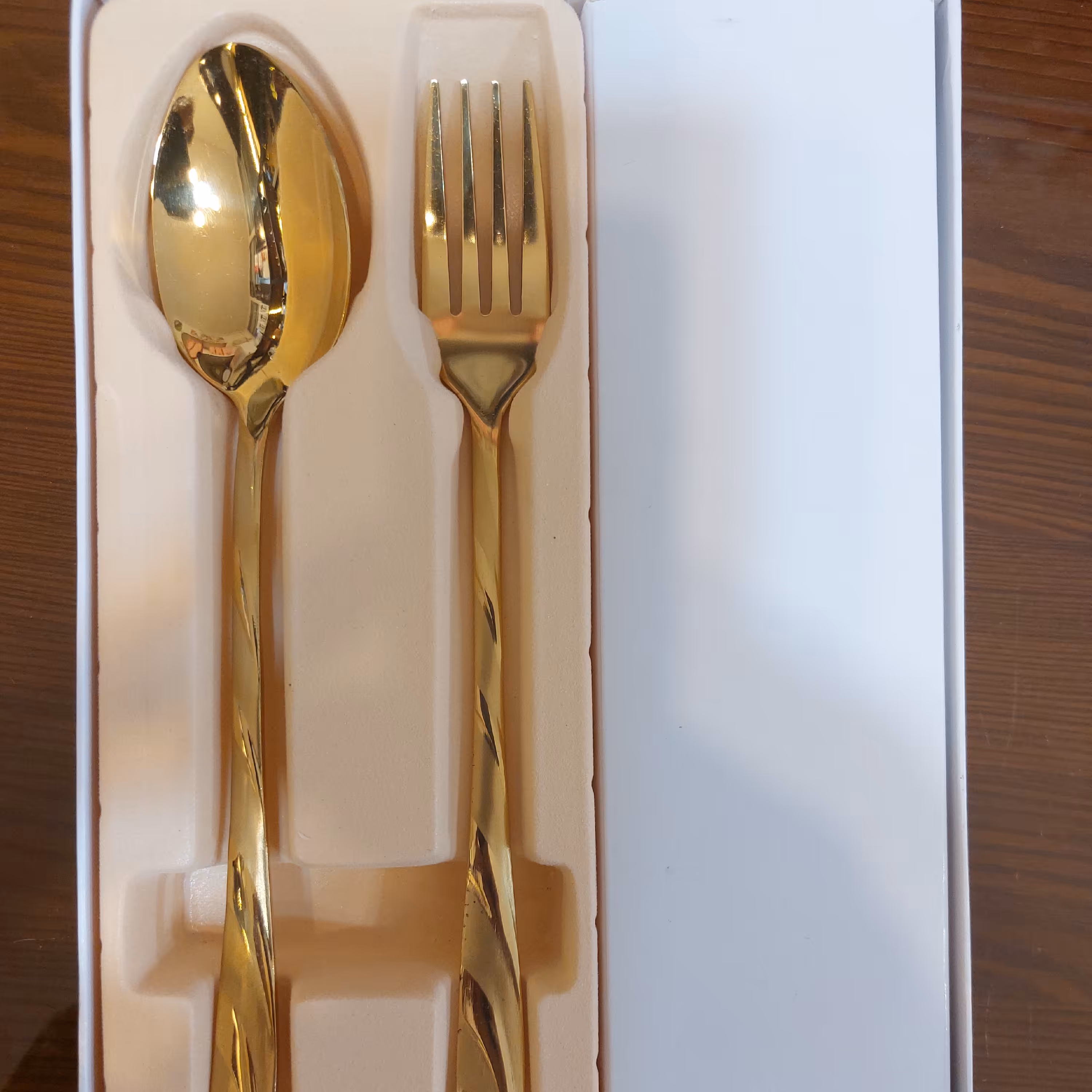 قاشق چنگال ط