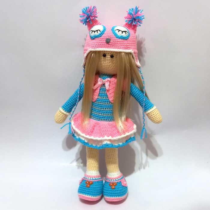 دختر ناز با کلاه جغدی 