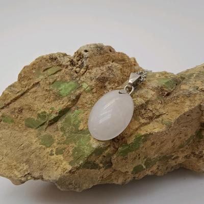 رزکوارتز طبیعی به همراه زنجیر 1و280