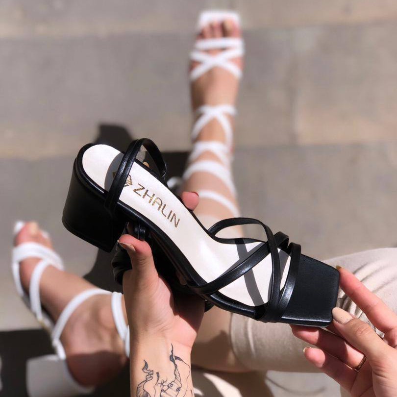کفش مجلسی
مدل negar
پاخوری خاص
پاشنه دلتا 6 سانتی ترک
فوقالعاده شیک
size37 ta40
پرفروش
بمب فروش