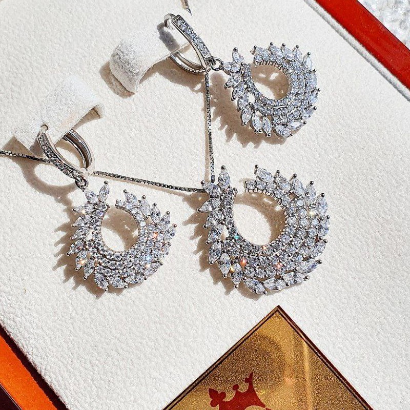 نیمست شیک و چشمگیر مدل برگ نقره عیار925 برند معتبر GTA