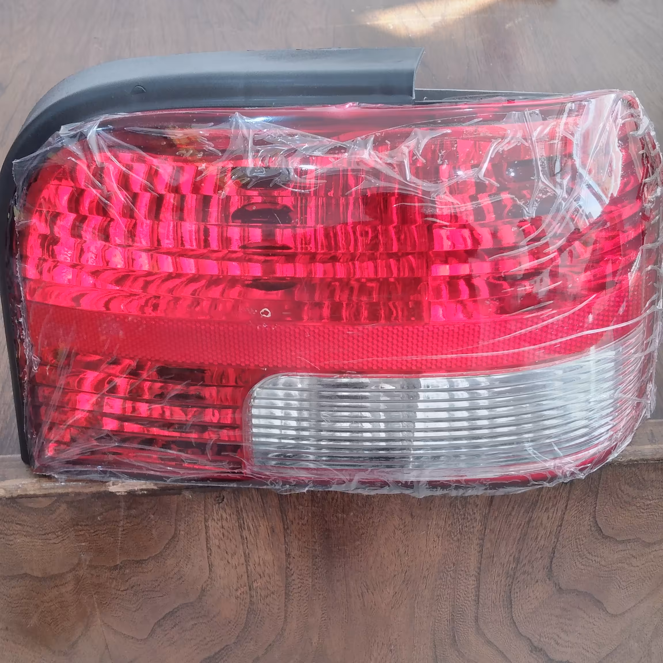 چراغ خطر عقب پراید 131