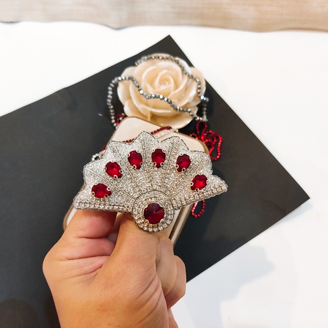 گلسینه خاص بادبزن جواهردوزی