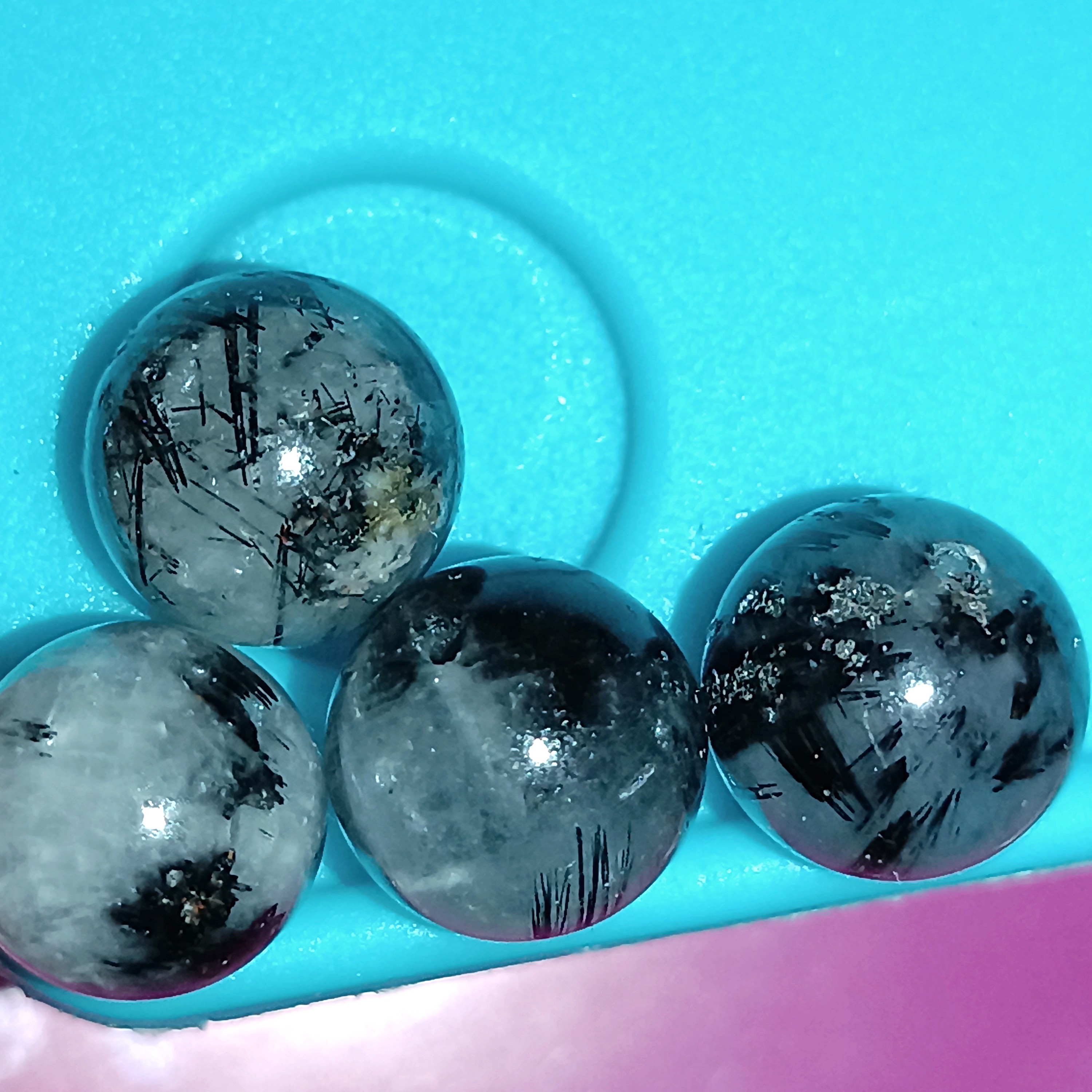 سنگ کوارتز 4 تا باهم76000کوارتز تورمالین دار مویی یا در مویی