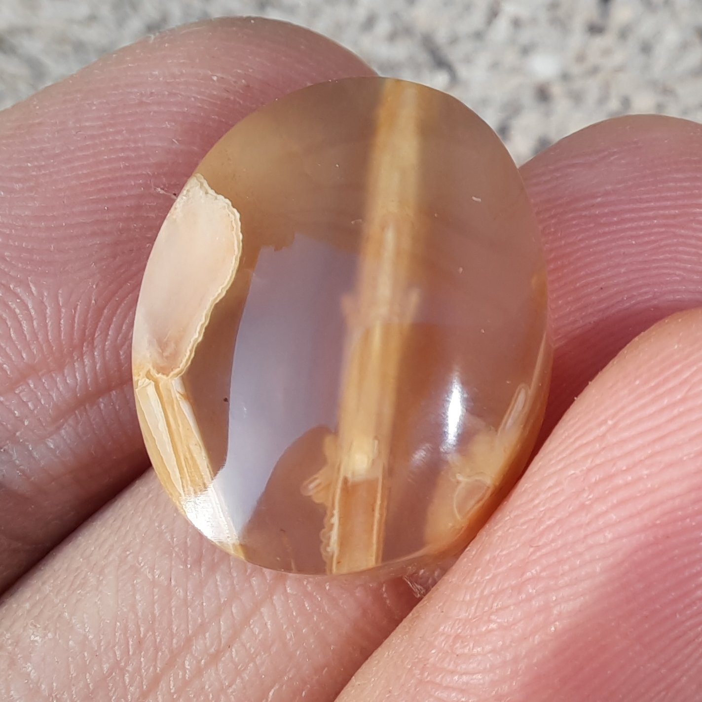 نگین عقیق گندمی بینهایت زیبا