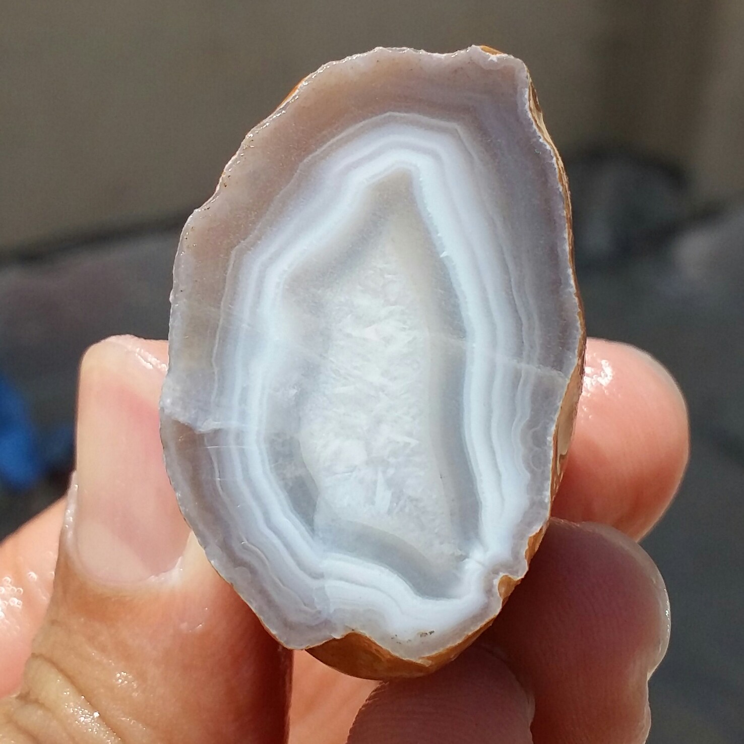 اسلایس سنگ راف عقیق سلیمانی سه بعدی ژئوددار صد در صد طبیعی با قابلیت ساخت چند اسلایس و نگین
 کد 11526