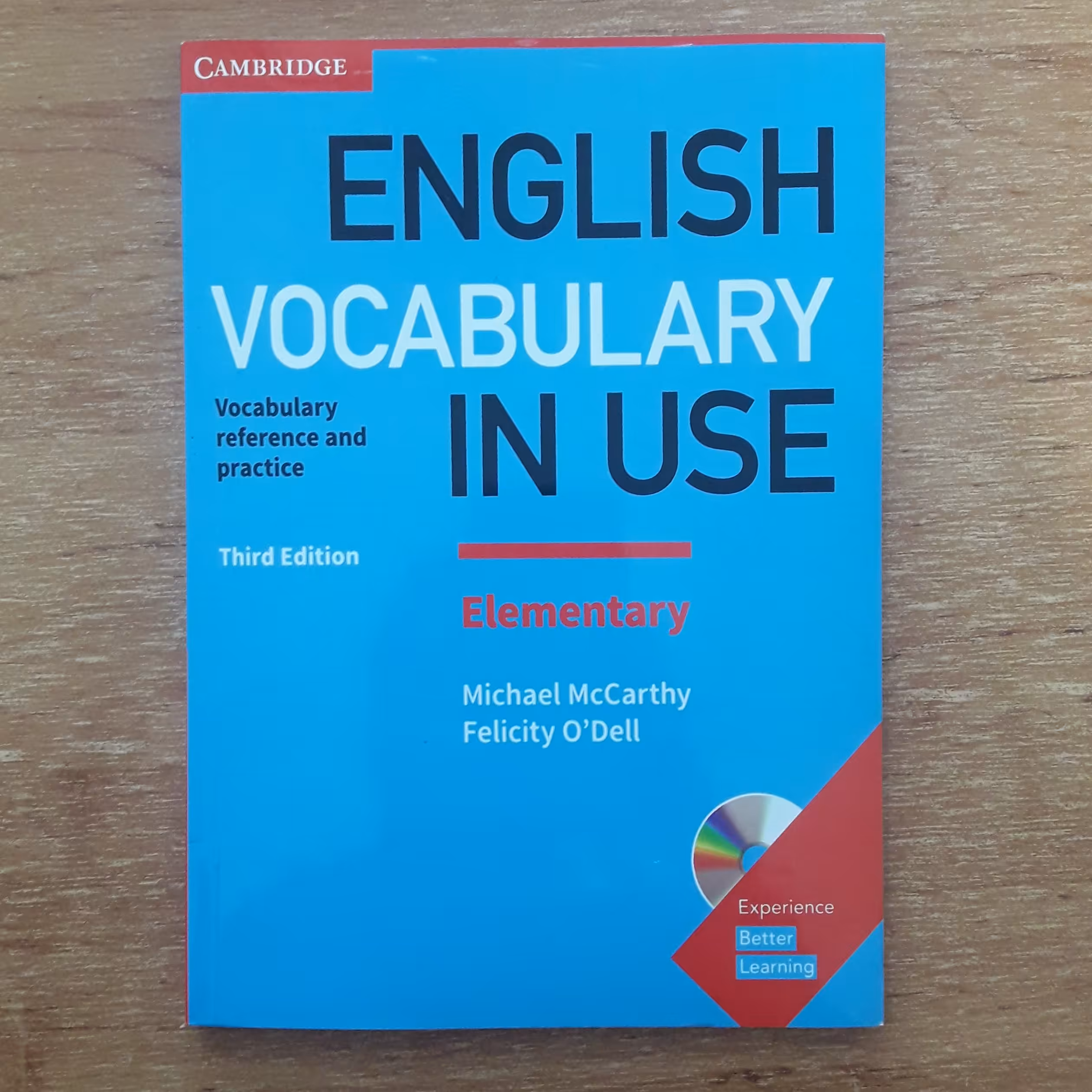 کتاب زبان وکبیولری این یوز English Vocabulary In Use Elementry از انتشارات کمبریج به همراه Qr کد