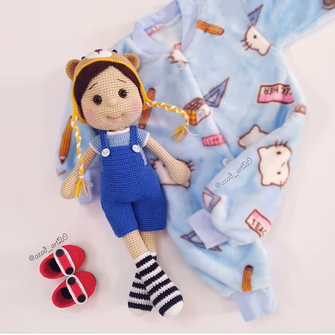 عروسک دستباف پسر کلاه خرسی کد 011