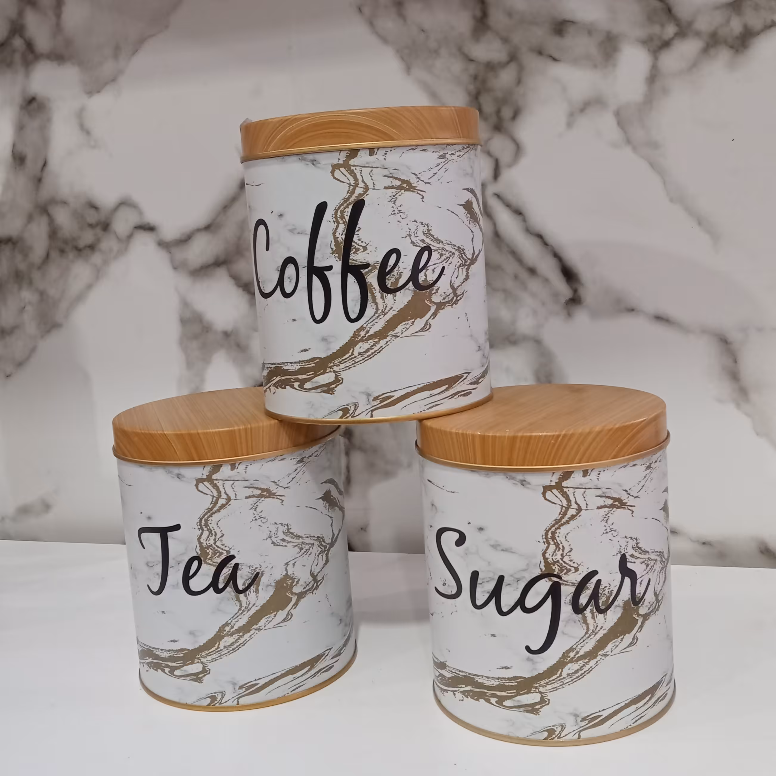 قوطی یا بانکه فلزی سفید