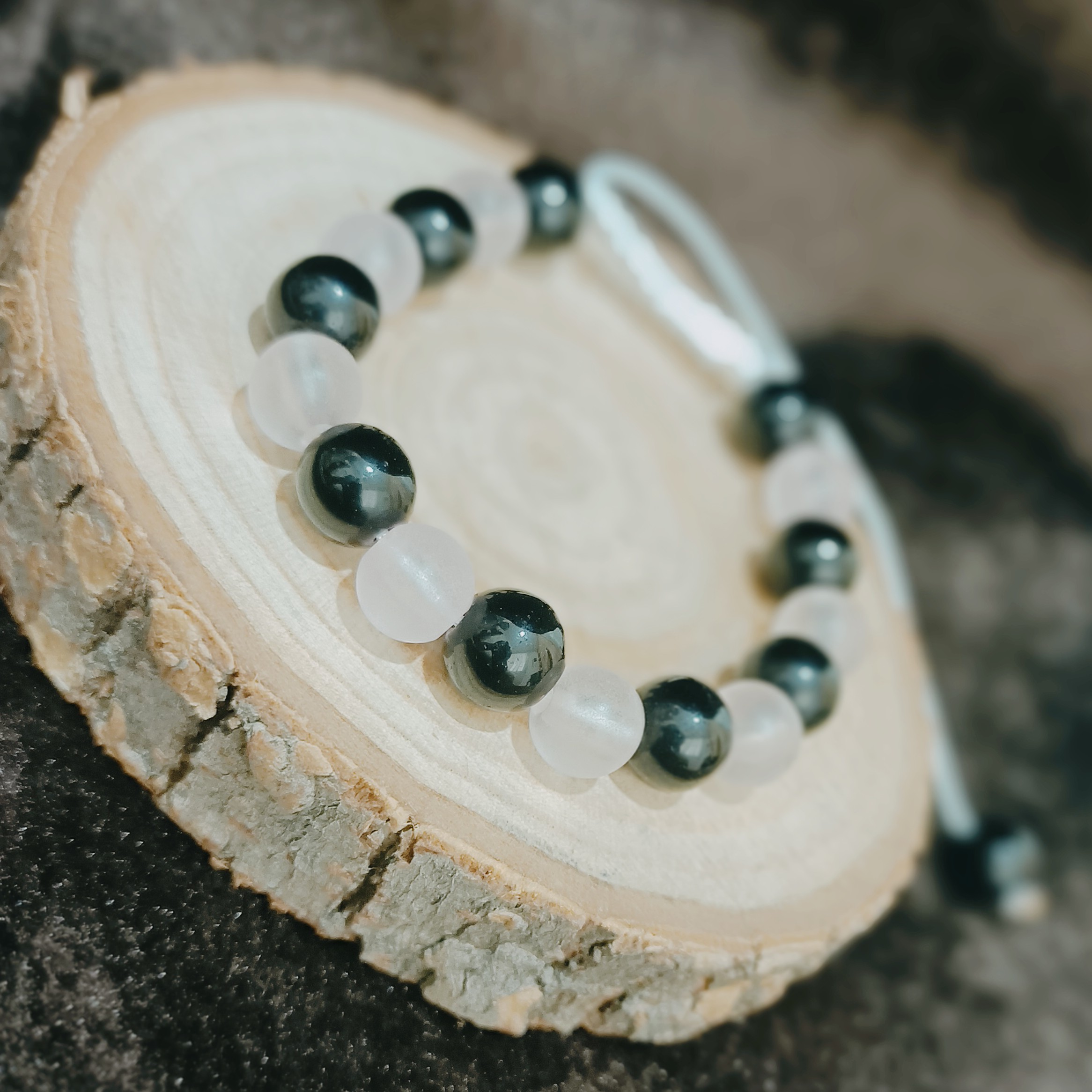 دستبند مروارید مشکی و صورتی