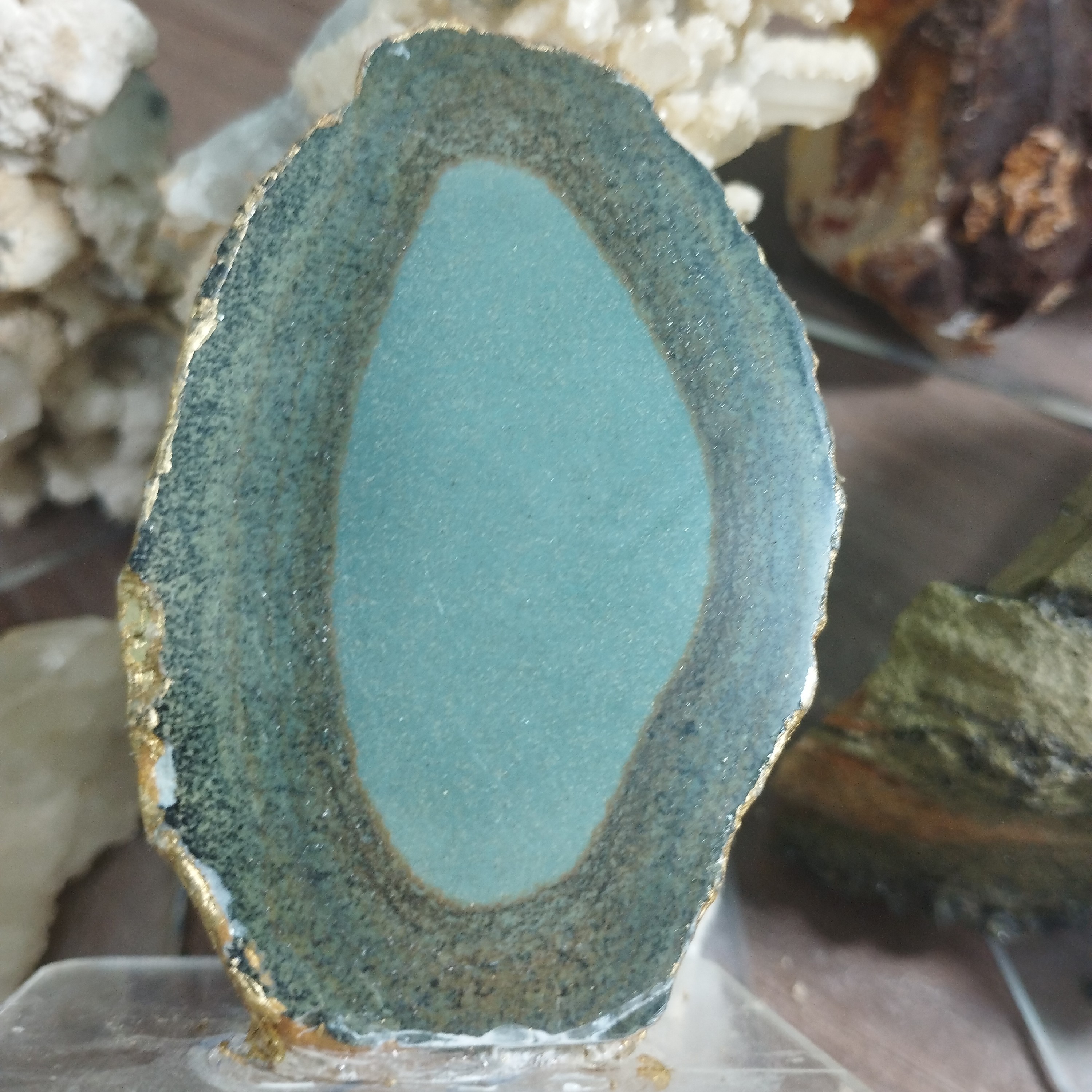 گوهر سنگ کلکسیونی جاسپر امپریال دور طلایی شده یکرو دستساز قد 8سانتیمتر  پهنا 5سانتیمتر  کد 105