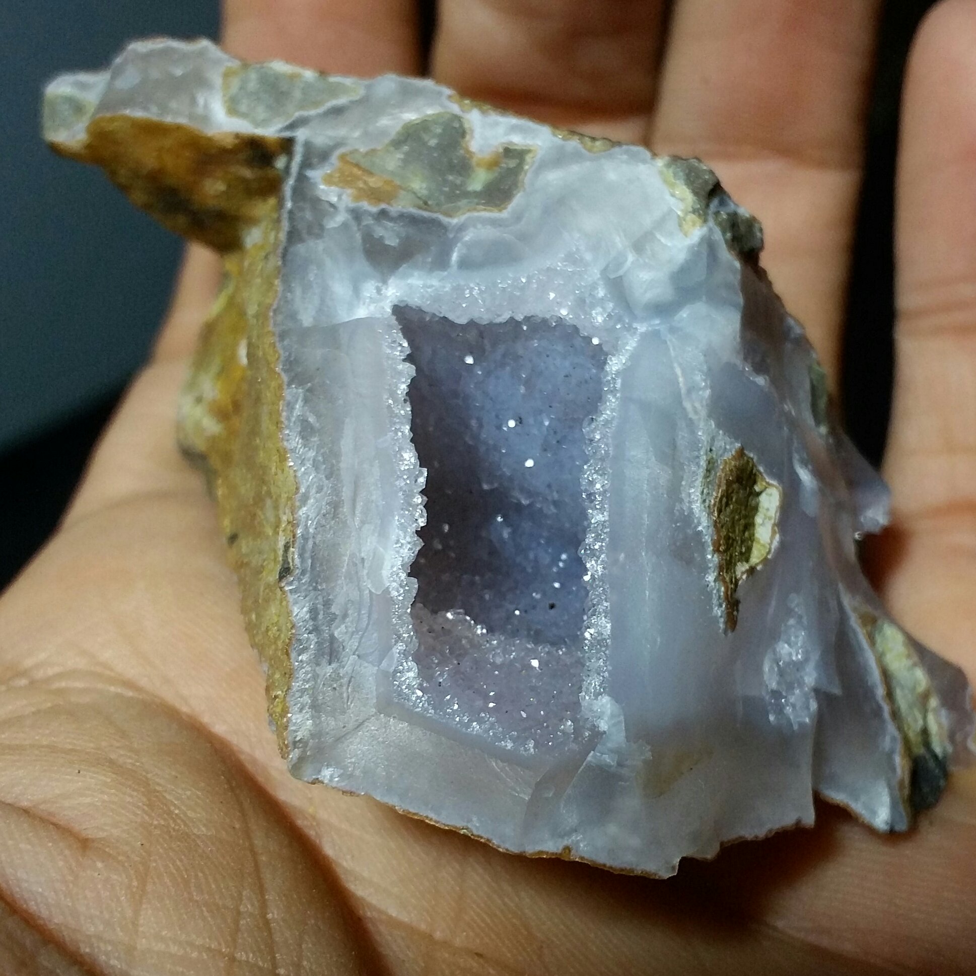 سنگ راف آمتیس بلور شکری پر رنگ بسیار زیبا دیدنی کاملا طبیعی شاهکار خلقت خااااص و بی نظیر
 کد 7046