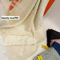 روسری ابریشم ژاکارد لمه ای شاین دار وارداتی اورجینال اصل برندfendy (پس کرایه)