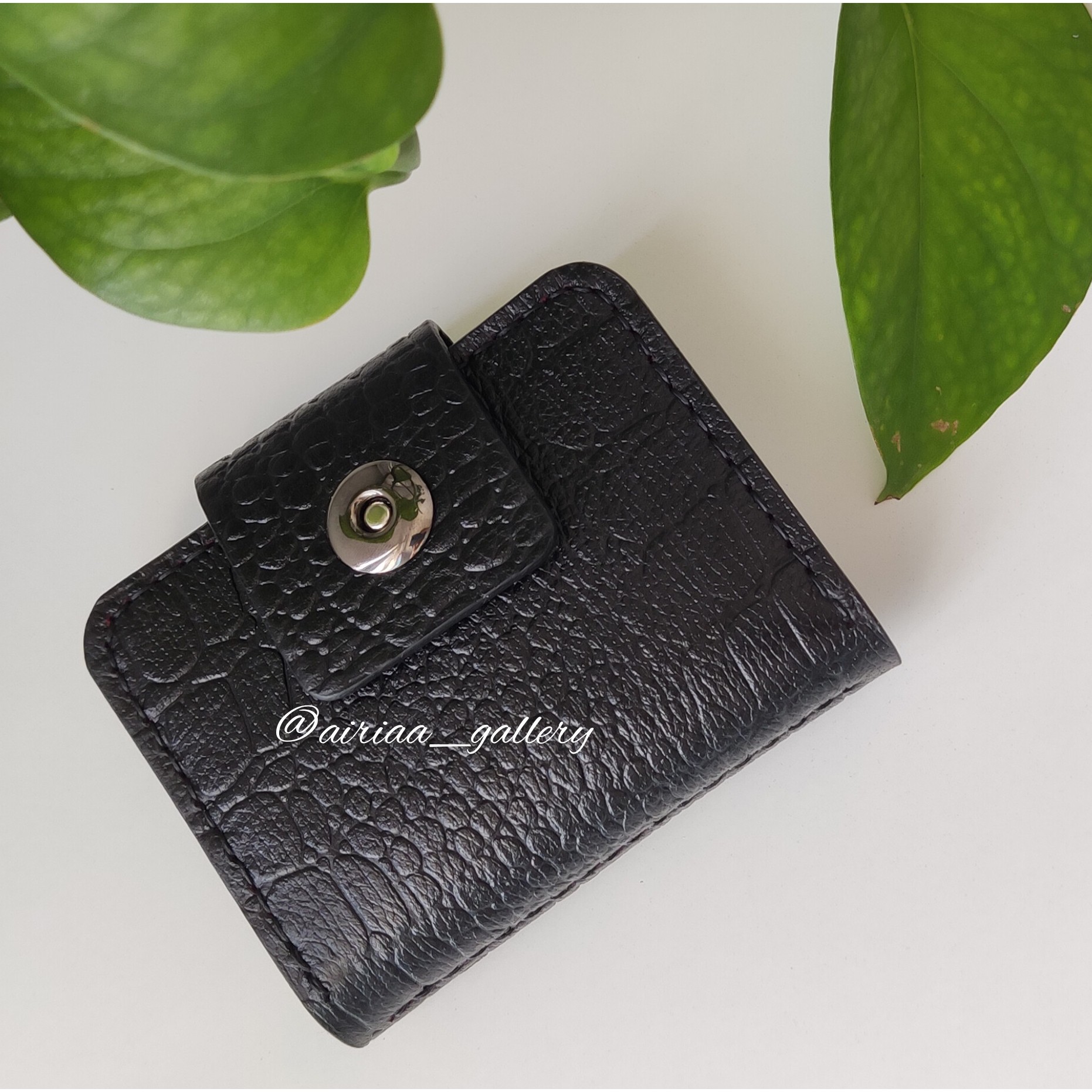 جاکارتی چرم گاوی دستدوز 