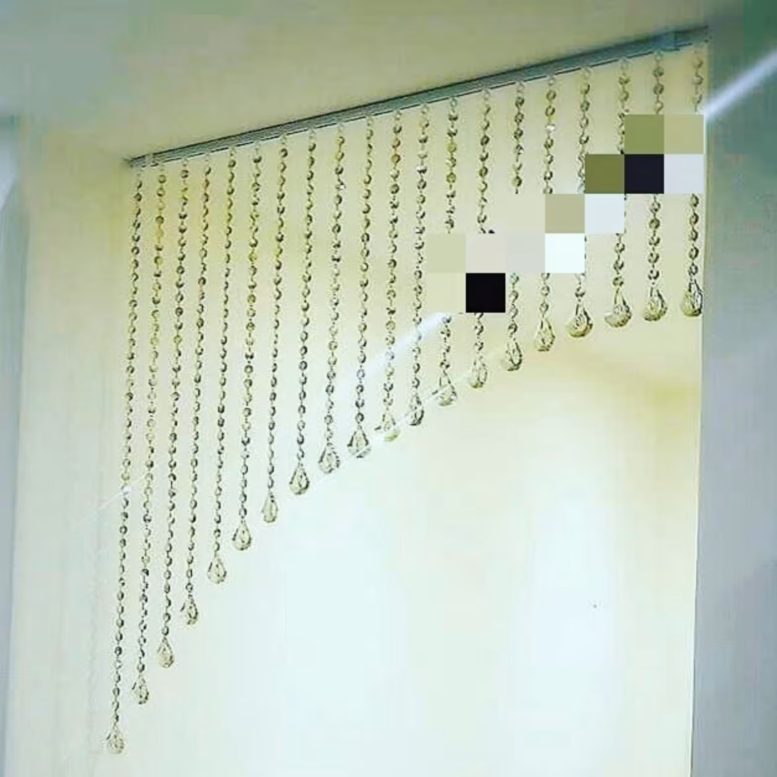 پرده کریستال نیم هلال