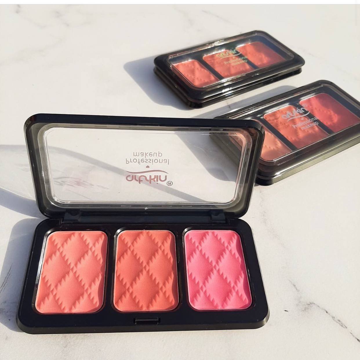 رژگونه برند آرت اسکین شامل 3 طیف رنگی