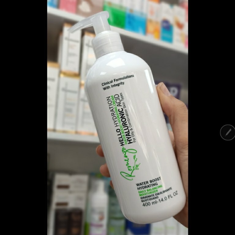 کرم مرطوب کننده رومنزو پوست چرب