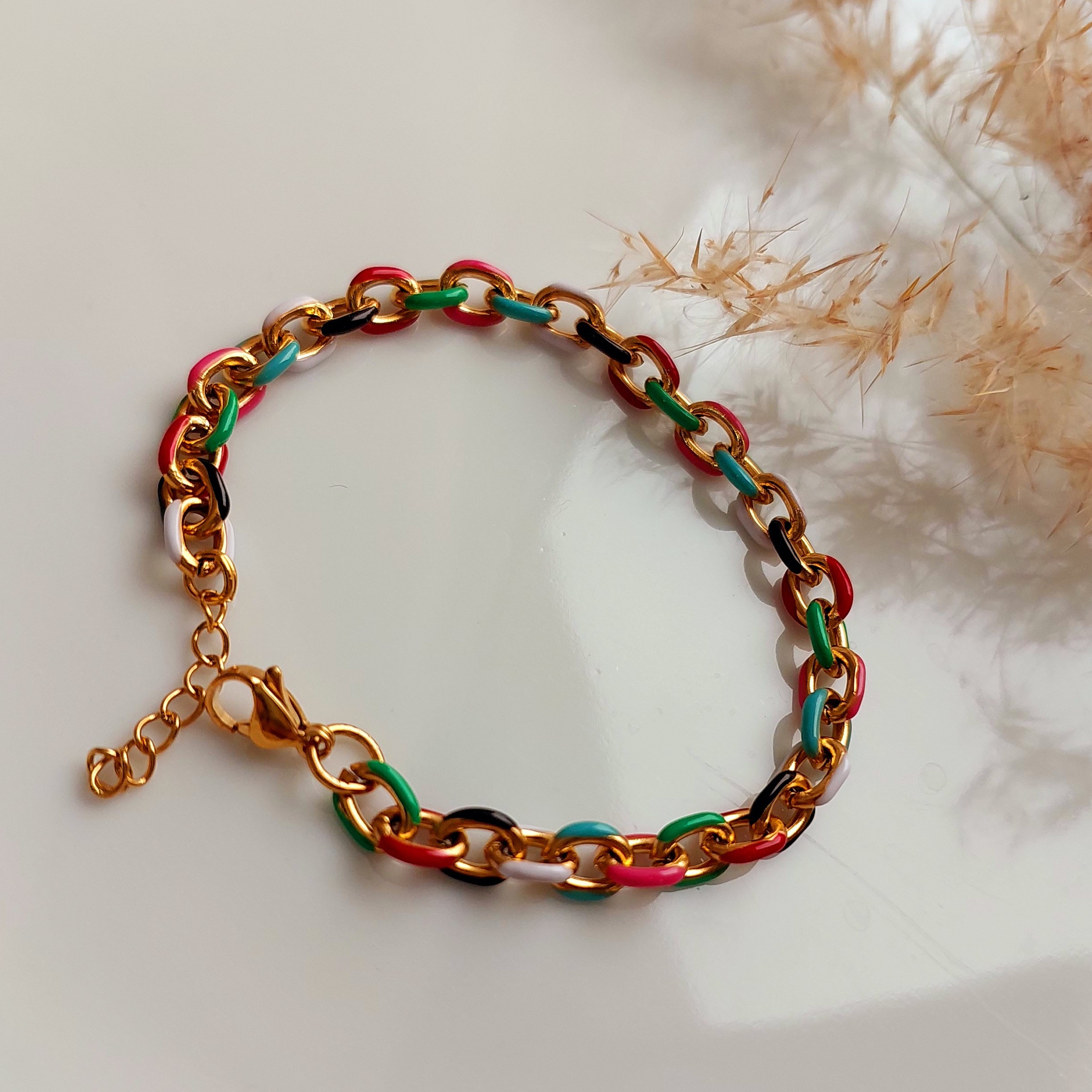 دستبند کارتیر رنگی جنس استیل و رنگ ثابت  یه کار جدی و شیک