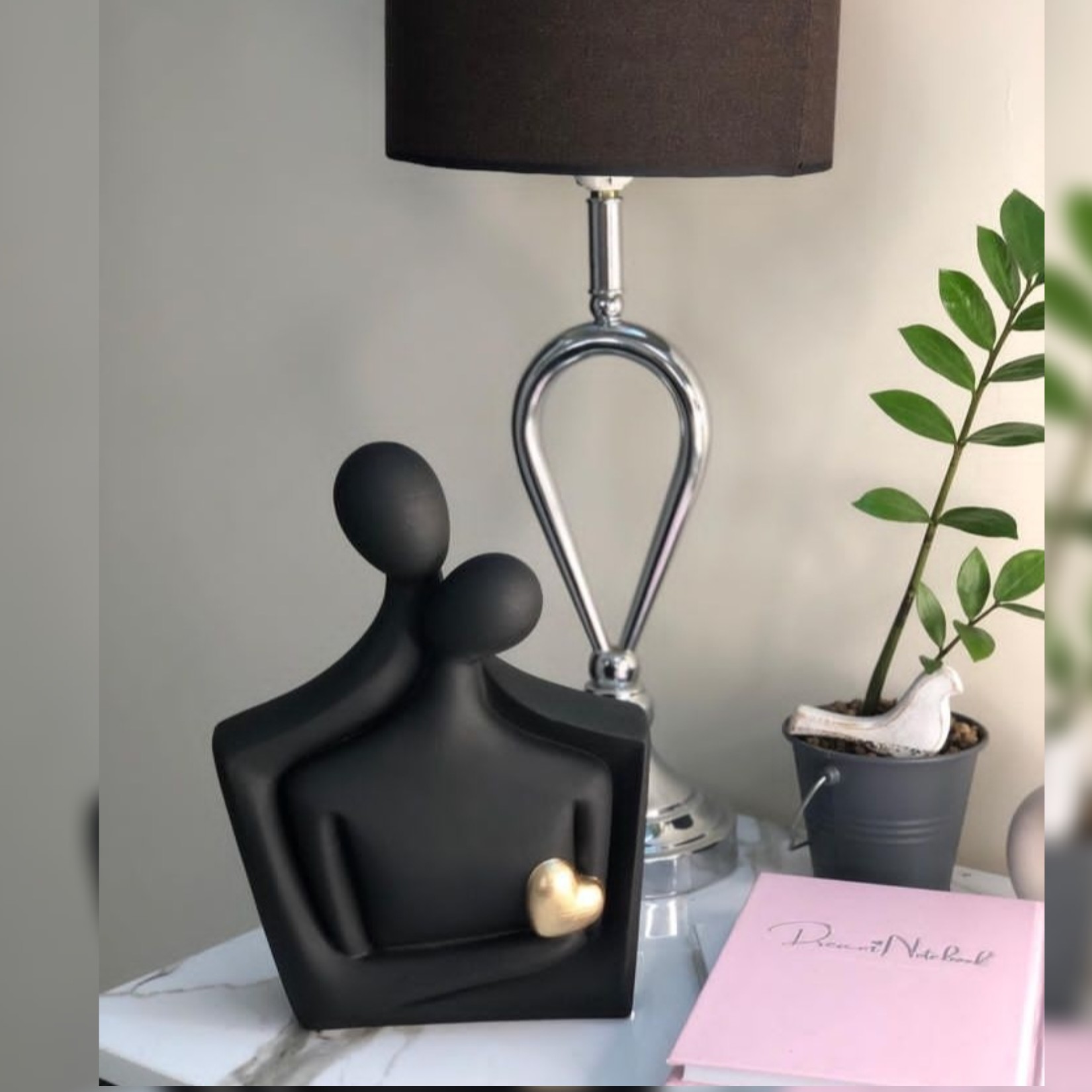 تندیس دکوری آغوش (مجسمه آغوش)