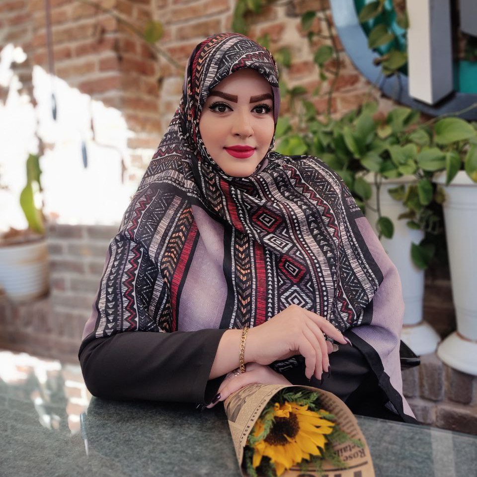 روسری عیدانه سوپرنخ گارزا قواره 135 طرح سنتی رنگ صورتی ارسال رایگان