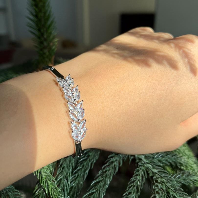 دستبند نگینی رنگ ثابت