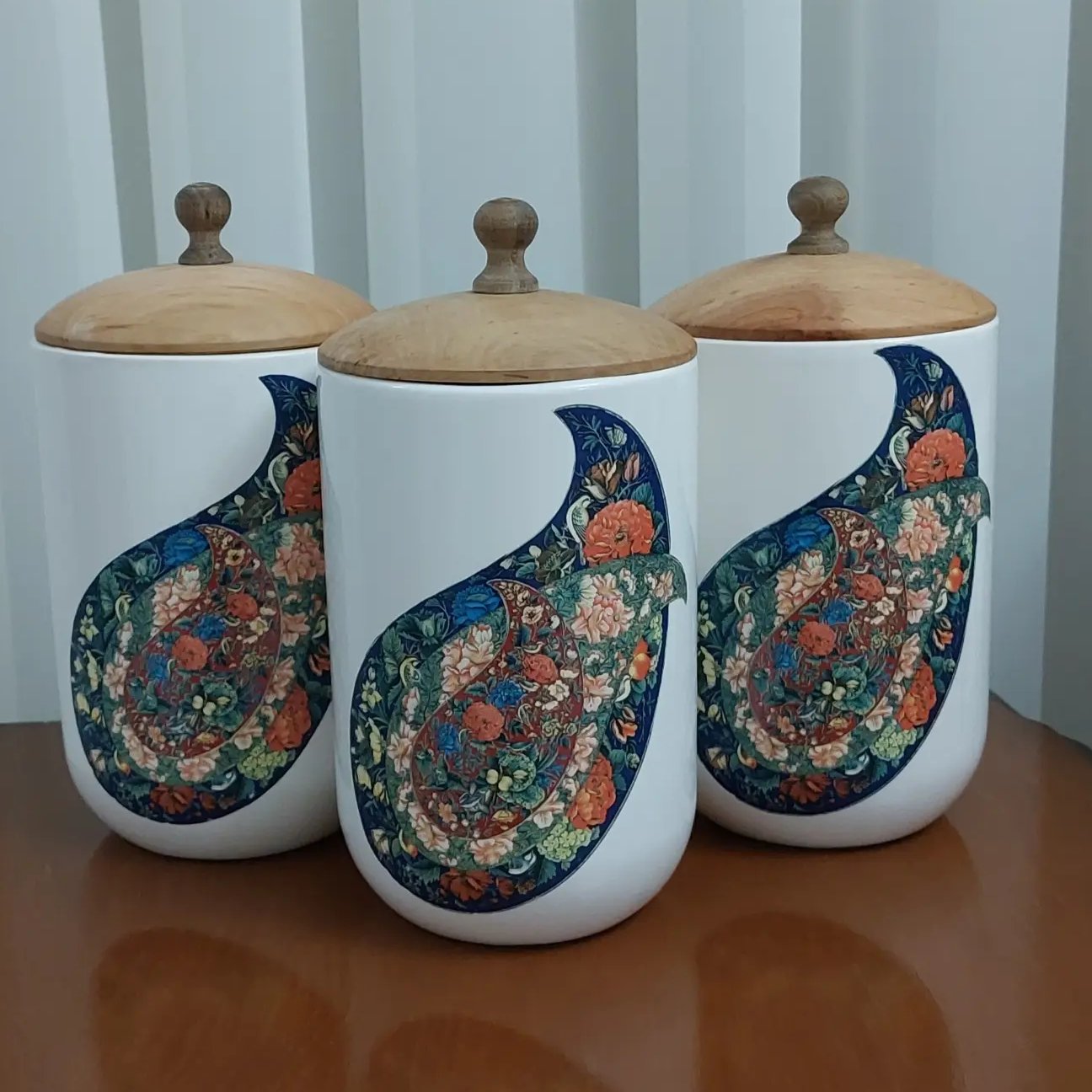 بانکه سرامیکی،با در چوبی