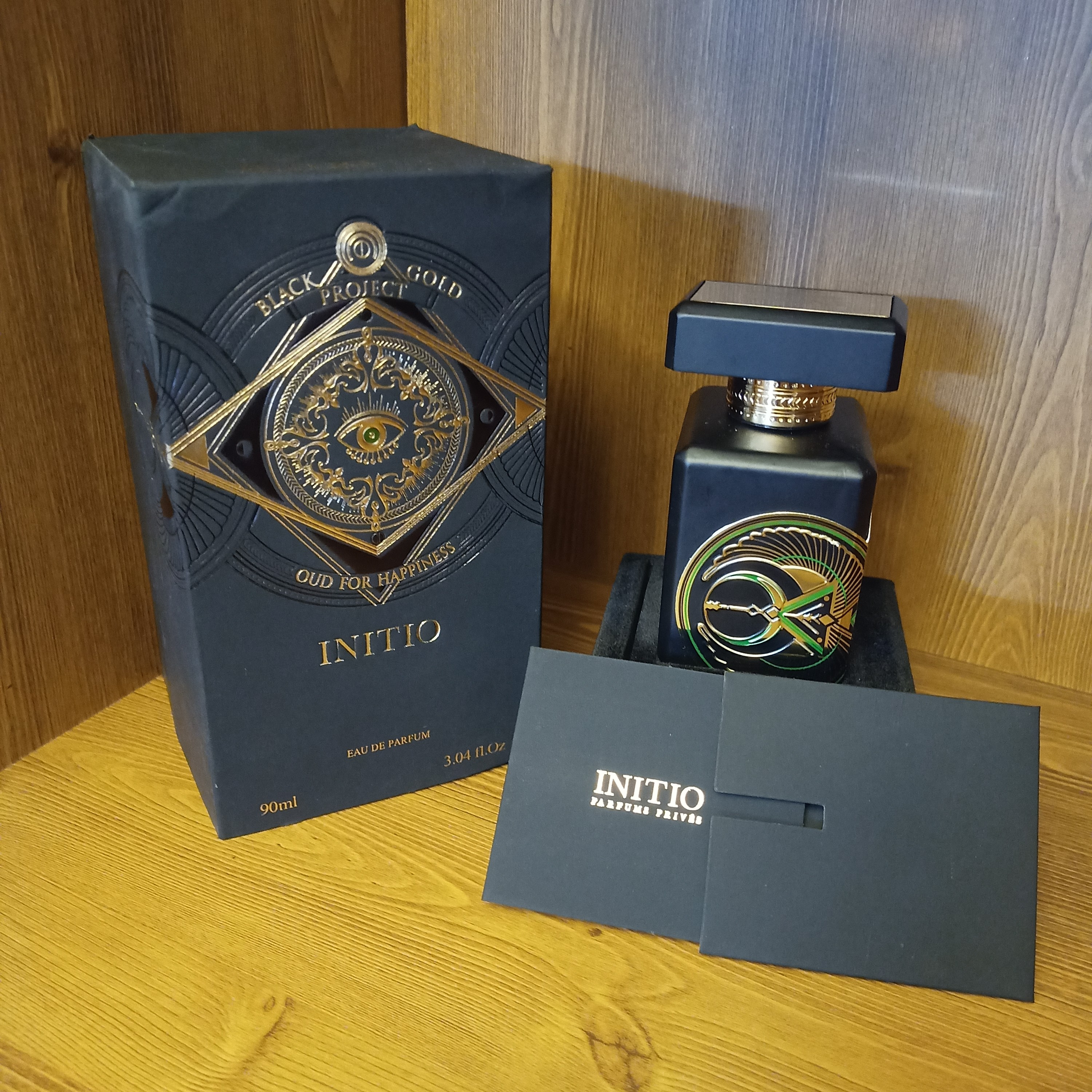 هارد باکس ادکلن اینیشیو عود فور هپینس . اماراتی کیفیت عالی 90میل