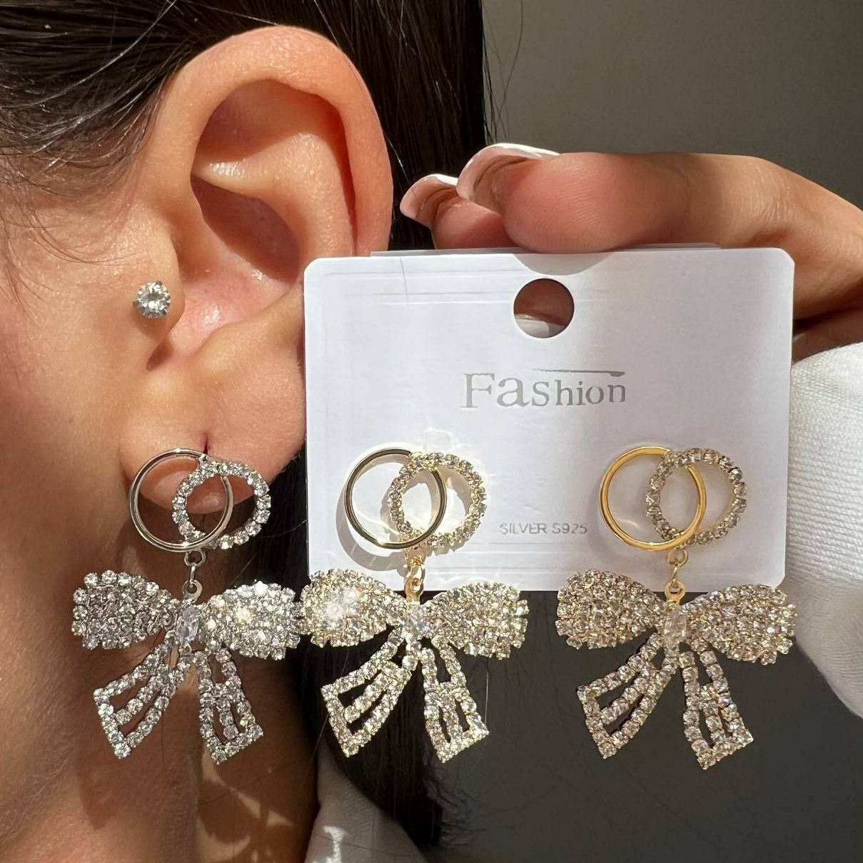 گوشواره زنانه طرح جواهر  رنگ طلایی و سیلور