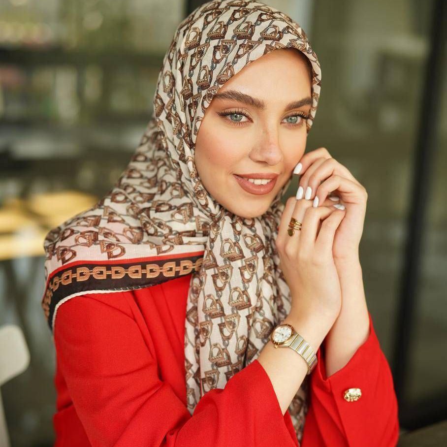 روسری سوپرنخ گارزا قواره 135 رنگ سفید دور دست دوز ارسال رایگان