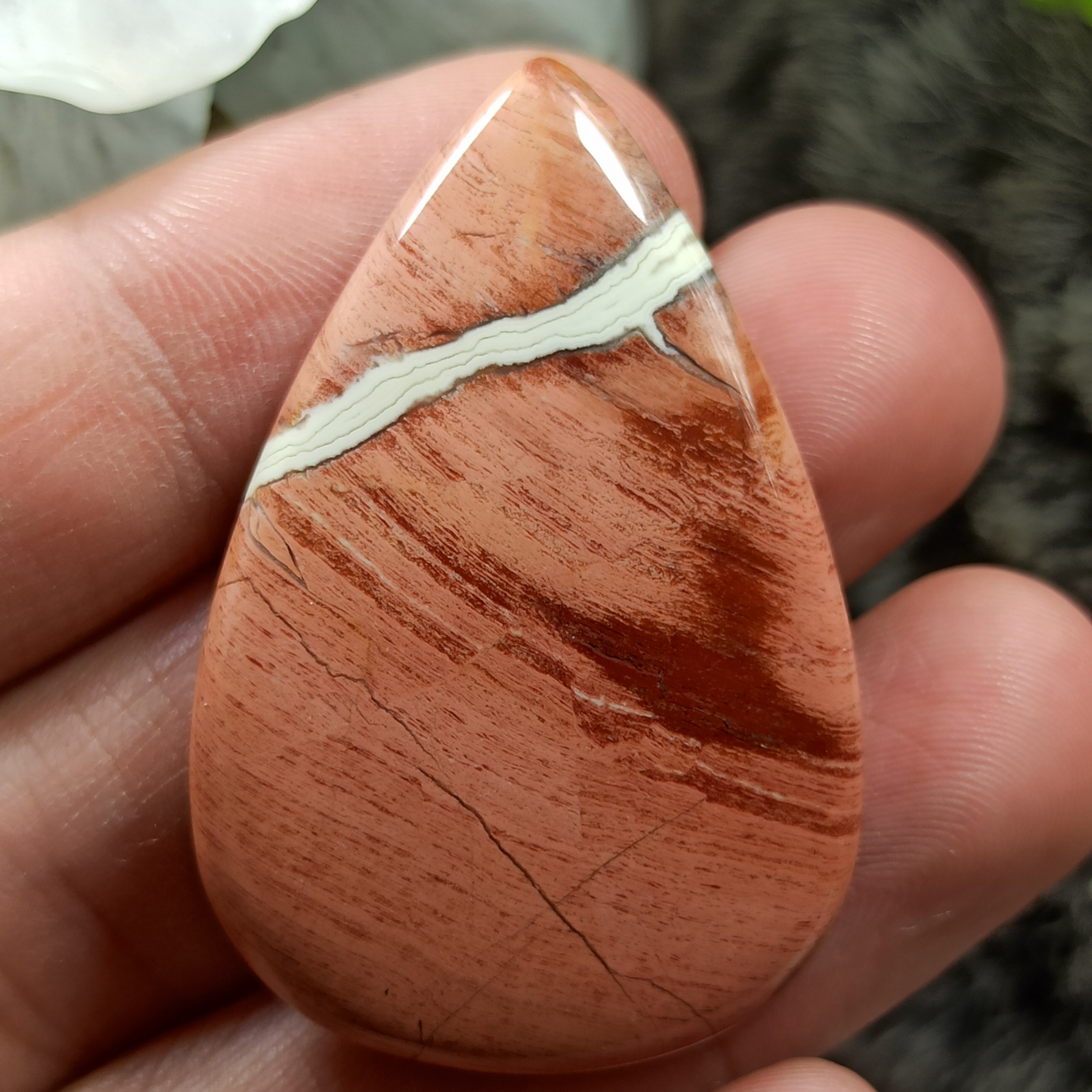 نگین جاسپر پرده قرمز  40