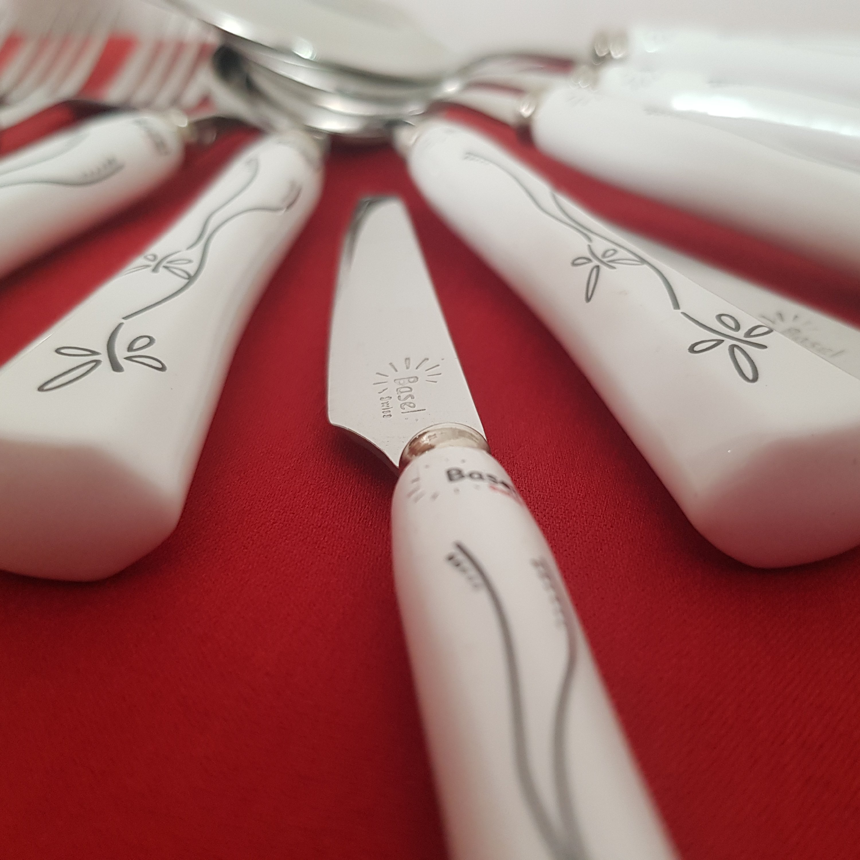 سرویس قاشق و چنگال و کفگیر و ملاقه طرح پروانه با ارسال رایگان به سراسر ایران 