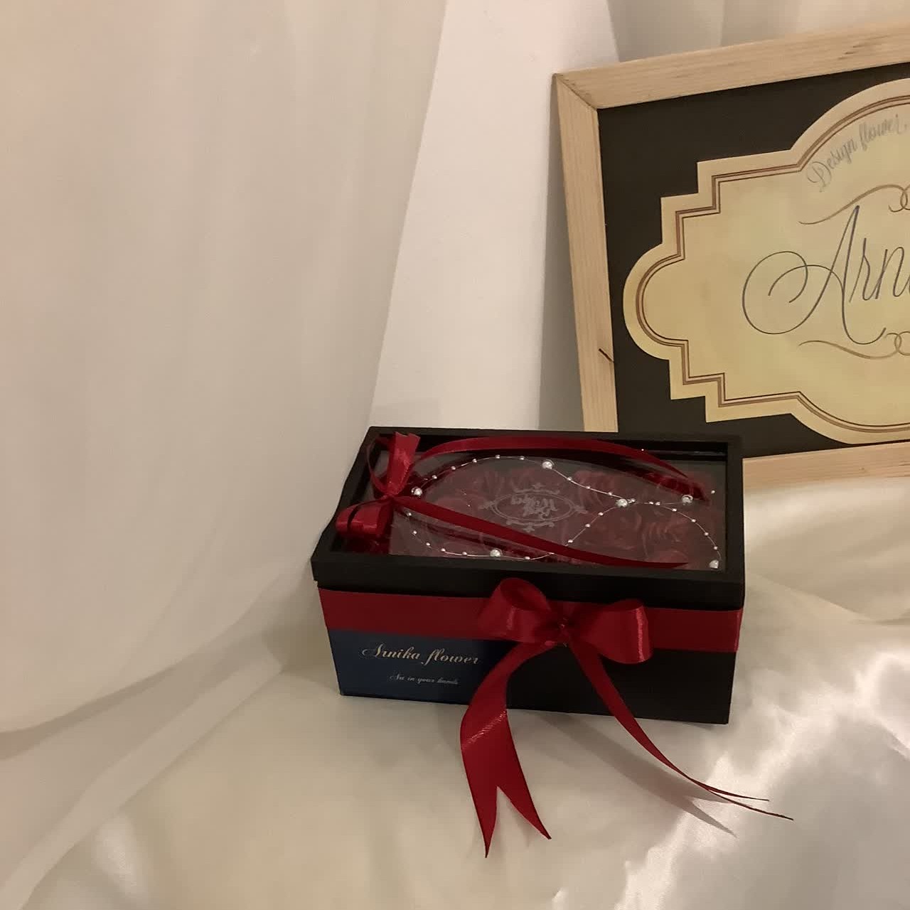 باکس گل لاکچری با گل روبانی