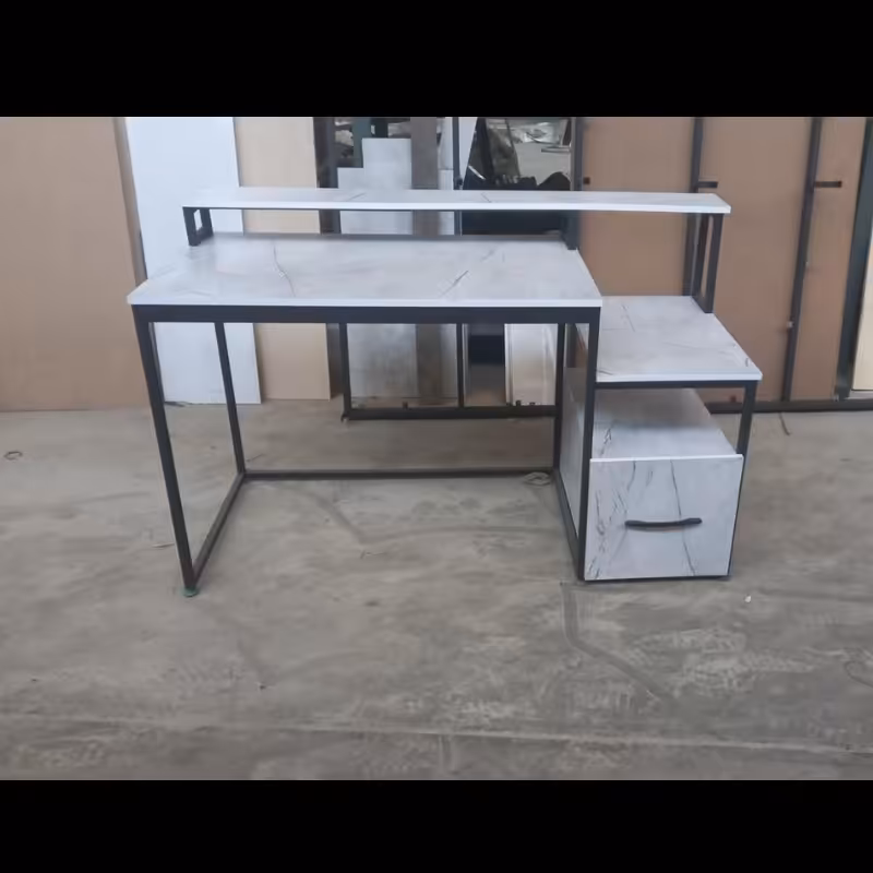 میز تحریر فلزی(ارسال به صورت باربری و پس کرایه است)