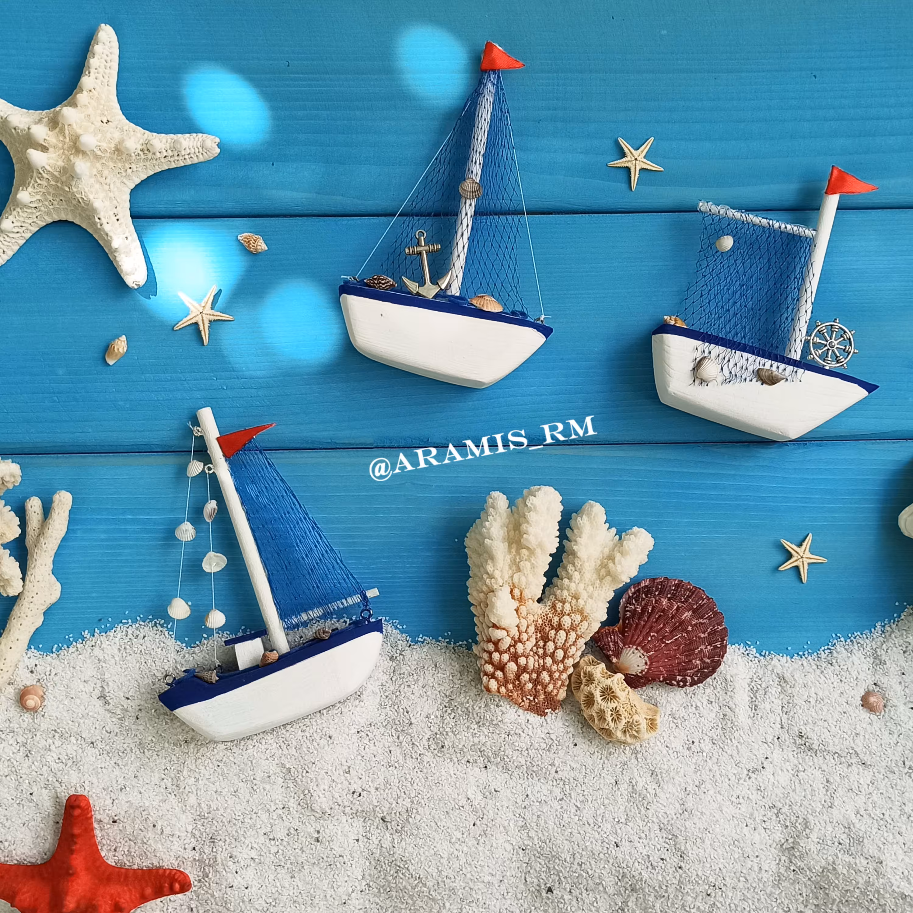 قایق مینیاتوری لنگردار