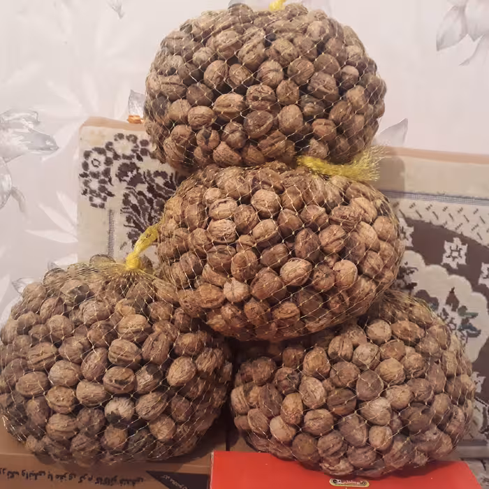 فروش ویژه     حراج     گردوی سوتلق درکیسه های بیست کیلویی .