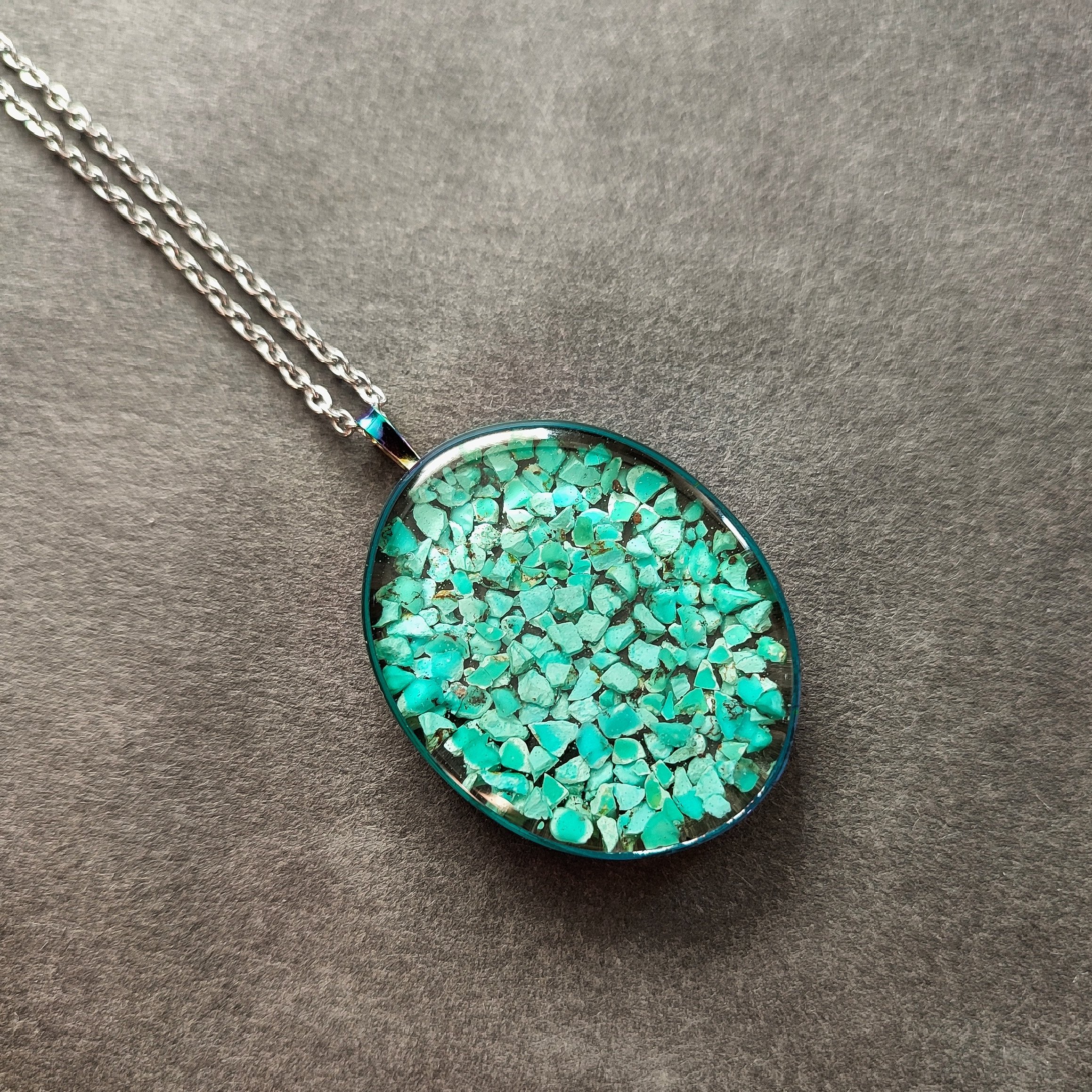 گردنبند استیل هولوگرامی (رنگ ثابت و ضد حساسیت) کار شده با فیروزه نیشابور اصل